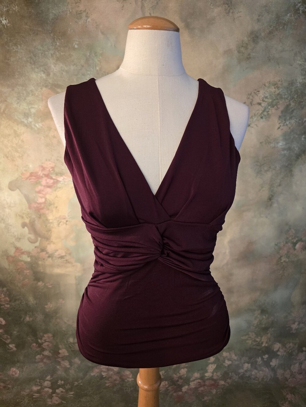 Venus Sleeveless Vneck Ruched Knot Front Detail Burgundy Top XS
